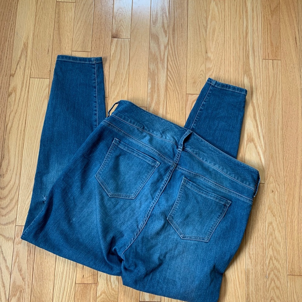 torrid Distressed Jegging - Picture 4 of 5